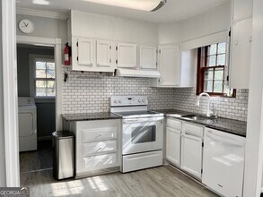 3044 E Point St in Atlanta, GA - Building Photo - Building Photo