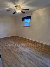 1811 Winding Hill Dr in Charleston, WV - Building Photo - Building Photo