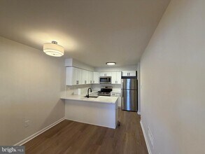 203 Jonathan Dr in North Wales, PA - Building Photo - Building Photo