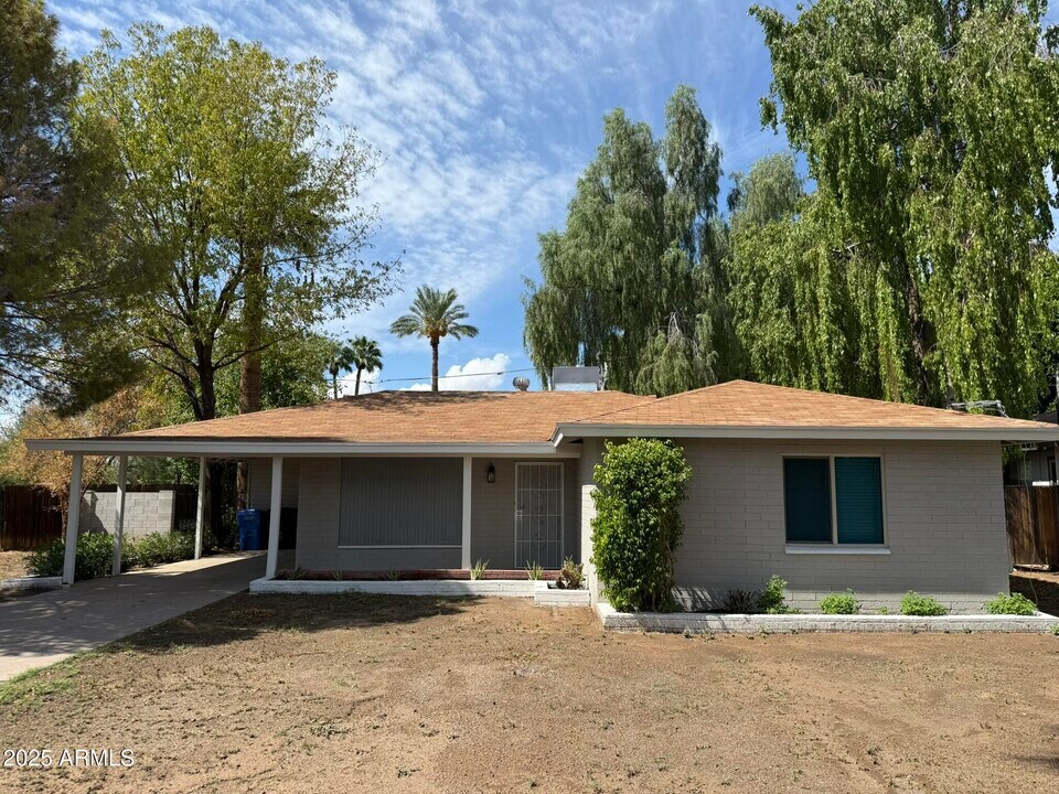 7016 N 10th Pl in Phoenix, AZ - Building Photo