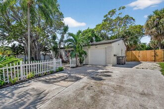 5009 Spruce Ave in West Palm Beach, FL - Building Photo - Building Photo