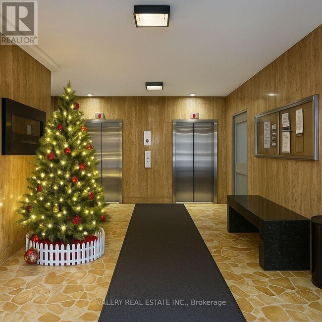 70 Park St E in Mississauga, ON - Building Photo - Building Photo