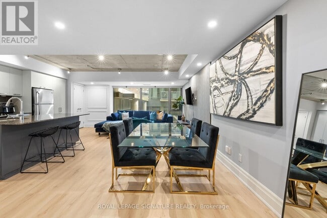 95 Bathurst St in Toronto, ON - Building Photo - Building Photo