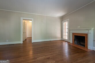 208 Shadowmoor Dr in Decatur, GA - Building Photo - Building Photo
