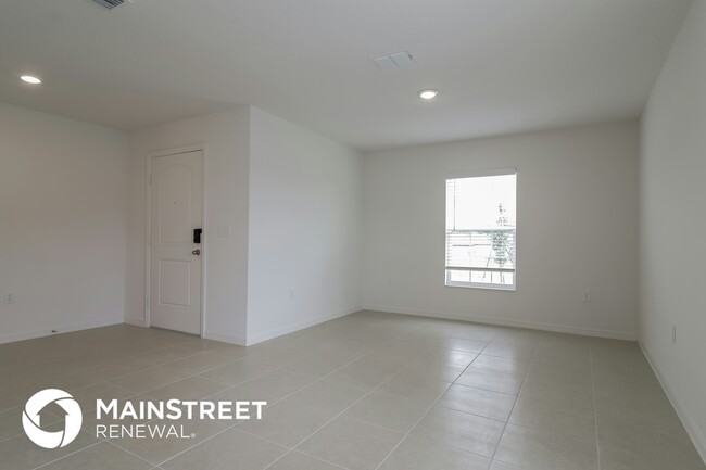 1325 Brenway Dr in Mascotte, FL - Building Photo - Building Photo