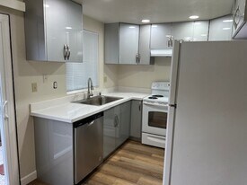 Fletcher Lane Townhomes in Hayward, CA - Building Photo