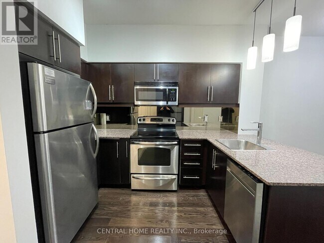 2885 Bayview Ave in Toronto, ON - Building Photo - Building Photo