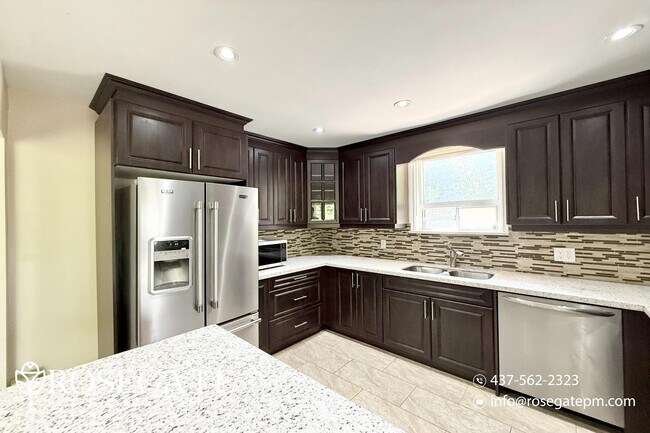 73 Kilgreggan Crescent in Toronto, ON - Building Photo - Building Photo