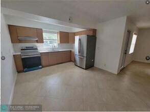 8071 NW 44th Ct-Unit -1 in Coral Springs, FL - Building Photo - Building Photo