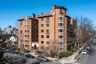 132 Pondfield Rd in Bronxville, NY - Building Photo