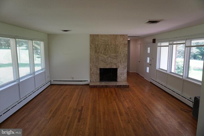 1306 Saluja Hill Ct in McLean, VA - Building Photo - Building Photo