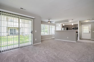 Monticello Apartments in Southfield, MI - Building Photo - Building Photo