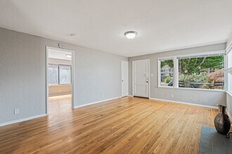 2610 58th Ave SW in Seattle, WA - Building Photo - Building Photo