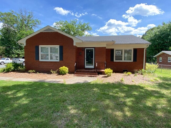 property at 1804 W Front St