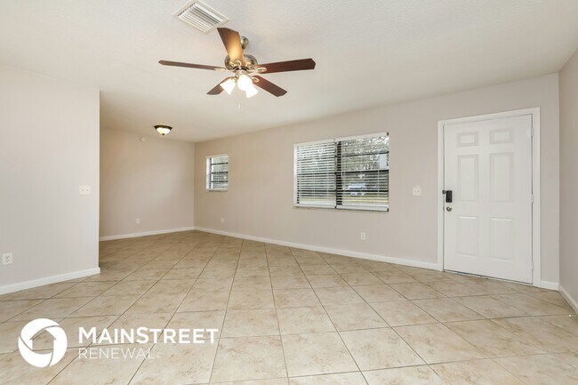1105 E Minnesota Ave in DeLand, FL - Building Photo - Building Photo