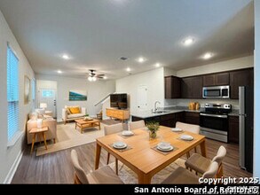 13862 Enzo Gate in San Antonio, TX - Building Photo - Building Photo
