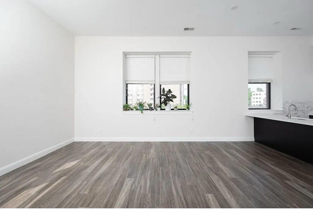1022 Hancock St in Quincy, MA - Building Photo