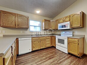 939 Delhi Dr in Trenton, OH - Building Photo - Building Photo