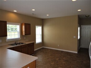 6605 Springfield Village Ln in Clemmons, NC - Building Photo - Building Photo