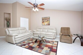 4104 Pine Ridge Ln in Weston, FL - Foto de edificio - Building Photo