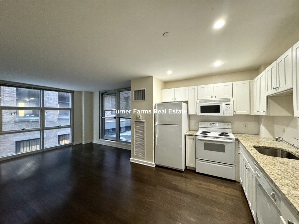 38 Boylston St, Unit 206 in Boston, MA - Building Photo