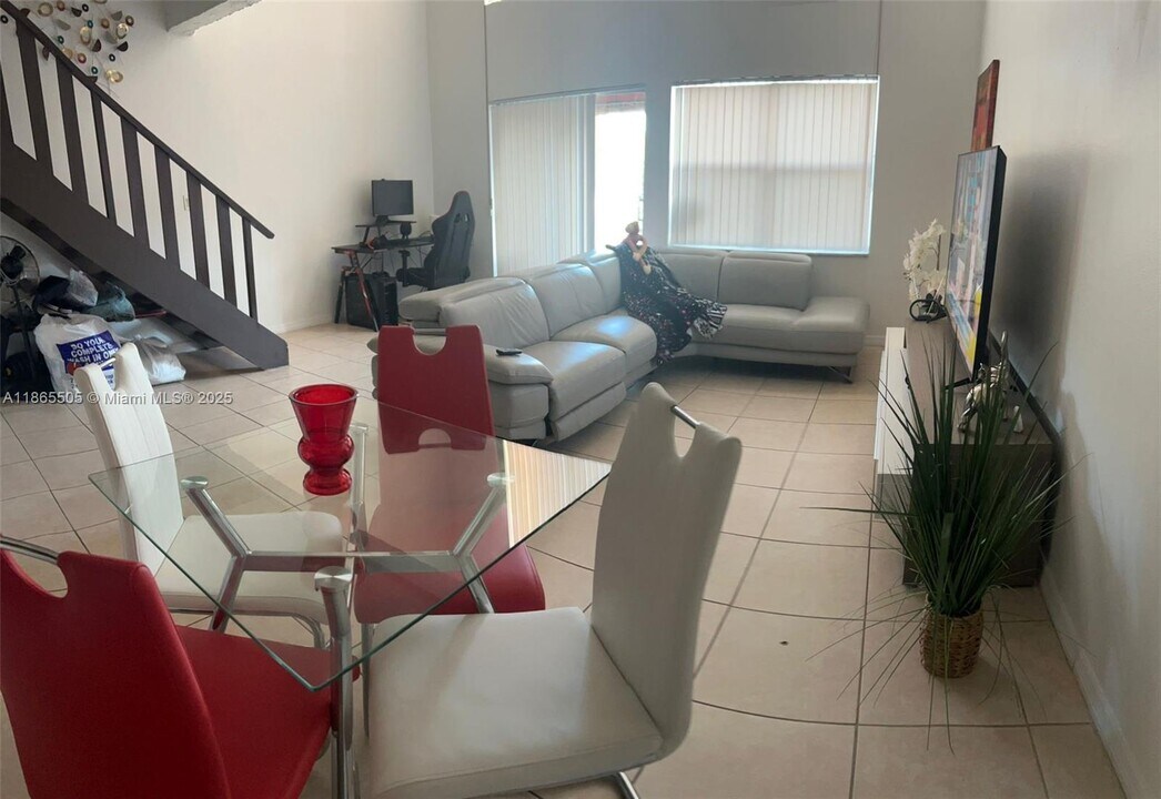 18111 NW 68th Ave in Hialeah, FL - Building Photo