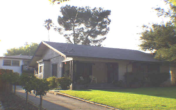 567-569 N Michigan Ave in Pasadena, CA - Building Photo - Building Photo