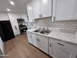 2523 Callahan Ave in Watervliet, NY - Building Photo - Building Photo