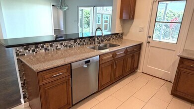 3069 Hackett Ave in Long Beach, CA - Building Photo - Building Photo