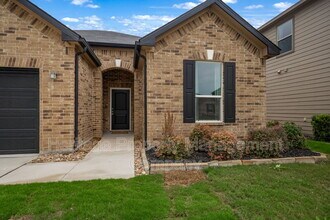 8014 Kingfisher Lndg in San Antonio, TX - Building Photo - Building Photo