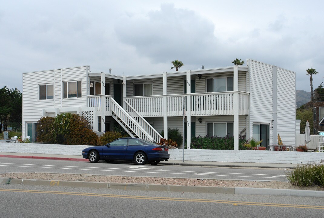 2005-2011 Pierpont Blvd in Ventura, CA - Foto de edificio