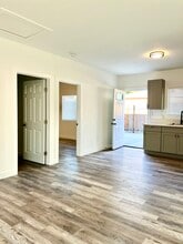 17205 Saticoy St in Van Nuys, CA - Building Photo - Building Photo