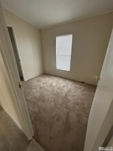 4927 Sun Valley Blvd in Sun Valley, NV - Foto de edificio - Building Photo