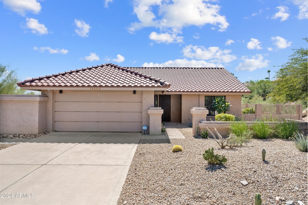 15829 E El Lago Blvd in Fountain Hills, AZ - Building Photo