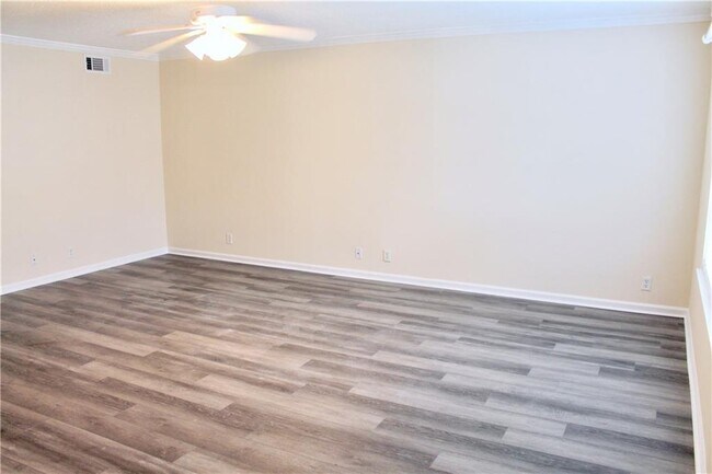 1000 Mallery St in St. Simons Island, GA - Building Photo - Building Photo