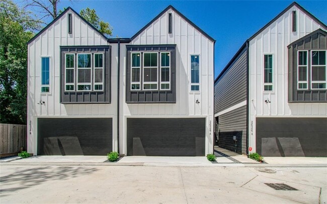 property at 2626 W Tidwell Rd