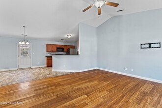 320 Reid Ct N in Jacksonville, NC - Building Photo - Building Photo