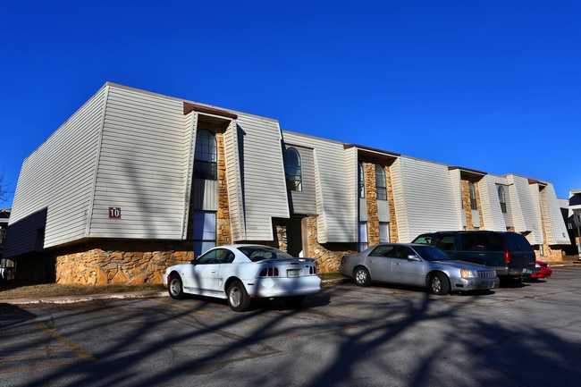 Wentwood At Macarthur in Oklahoma City, OK - Foto de edificio - Building Photo