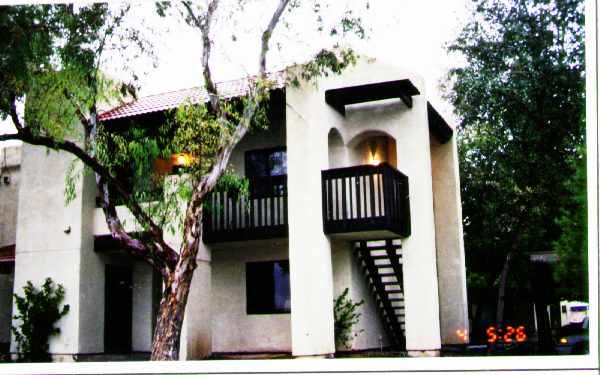 Union Hills Condominiums in Phoenix, AZ - Building Photo