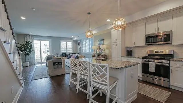 9 S Granville Ave, Unit D in Margate City, NJ - Building Photo - Building Photo