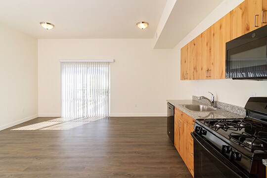 Ten Fifteen Apartments in Salt Lake City, UT - Building Photo - Building Photo