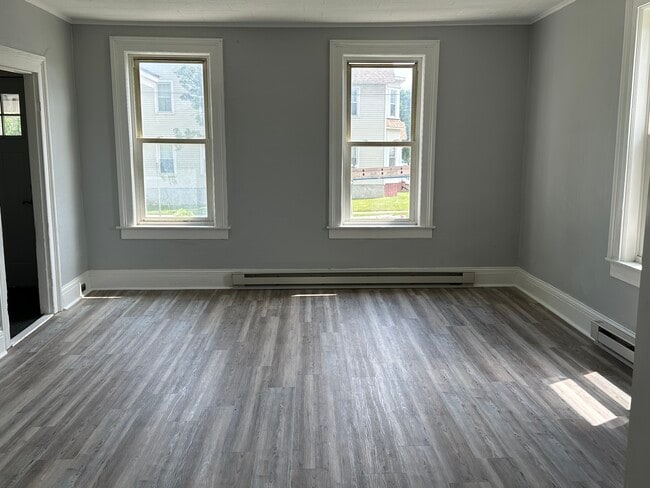 5209-5211 N Catherine St in Plattsburgh, NY - Building Photo - Building Photo