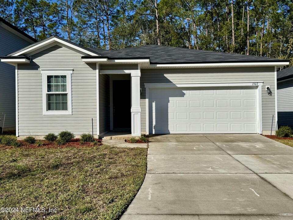 1907 Cogdill Trace in Middleburg, FL - Building Photo