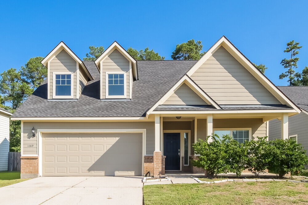 1089 Shadow Glenn Dr in Conroe, TX - Building Photo