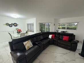 901 SW 138th Ave in Pembroke Pines, FL - Building Photo - Building Photo