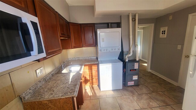 174 South Ave-Unit -Apt 3 in Poughkeepsie, NY - Building Photo - Building Photo