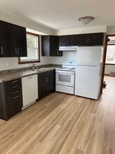 966 N Green Bay Rd in Grafton, WI - Building Photo - Building Photo