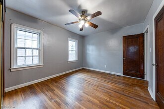 18405 Newell Rd in Shaker Heights, OH - Foto de edificio - Building Photo