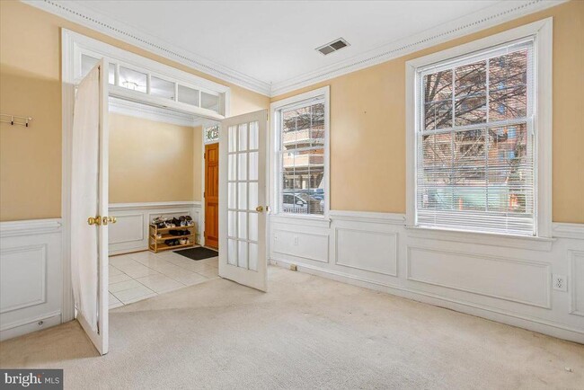 1053 N Stuart St in Arlington, VA - Building Photo - Building Photo