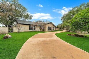 26 Bounty Rd E in Benbrook, TX - Building Photo